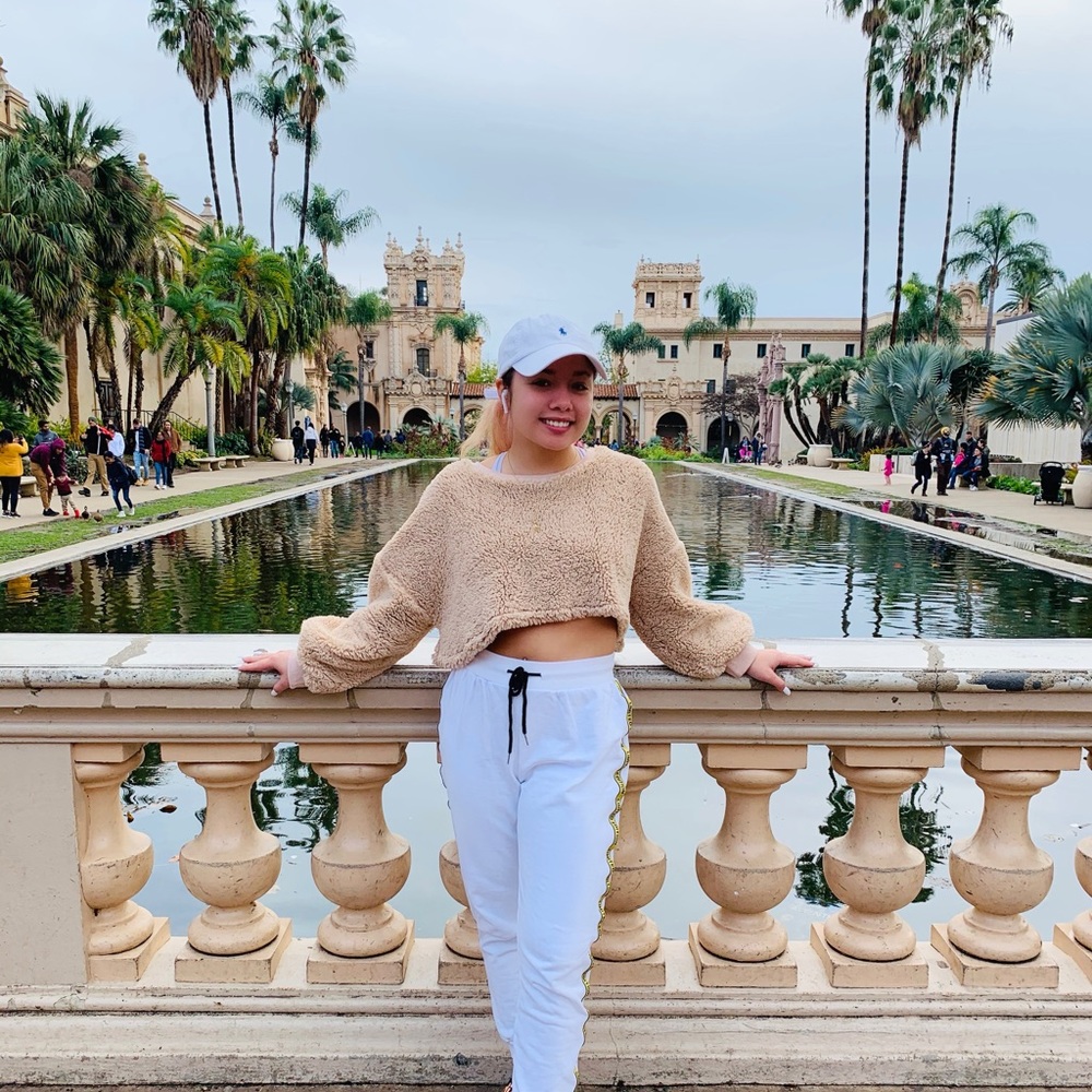 Meet your Posher, Isa